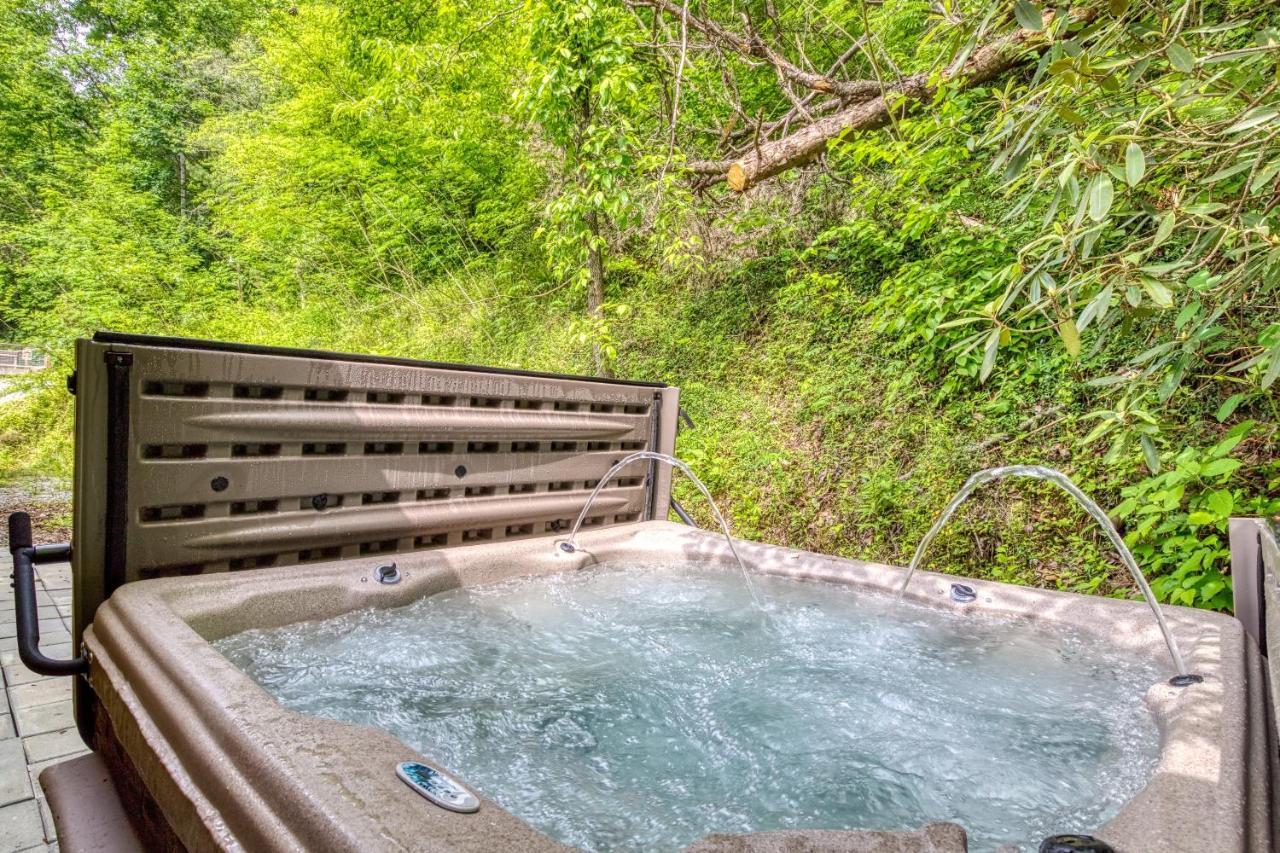 Hidden Creek, Pool Table, Hot Tub, 1089 Free Tickets Each Paid Day, Dollywood And More Гатлинбург Экстерьер фото