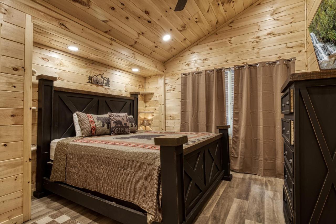 Hidden Creek, Pool Table, Hot Tub, 1089 Free Tickets Each Paid Day, Dollywood And More Гатлинбург Экстерьер фото